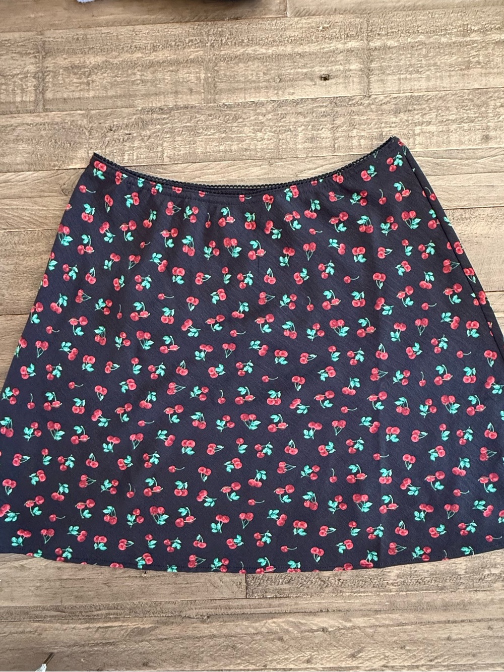 Aeropostale - Floral Cherry Print Skirt - Black/Red